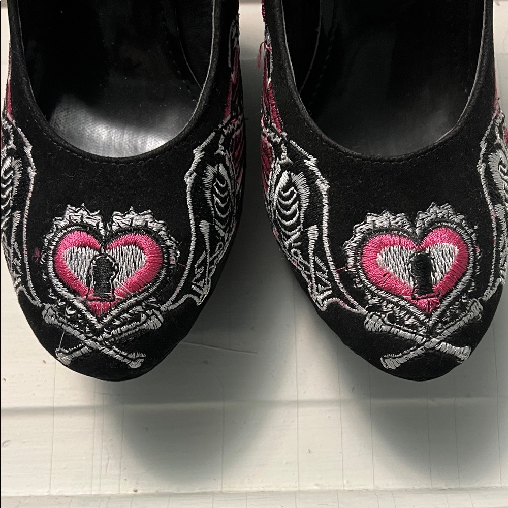 Too Fast Black and Pink Heart Embellished Heels - Picture 2 of 12